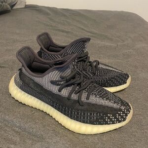 Adidas Yeezy 350 V2 Carbon